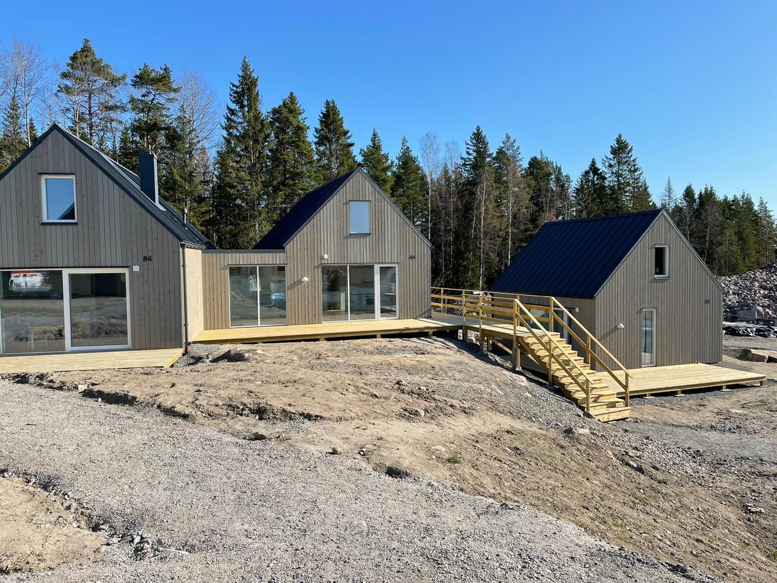 20 Prefabricated Homes in the Stockholm Archipelago image 1