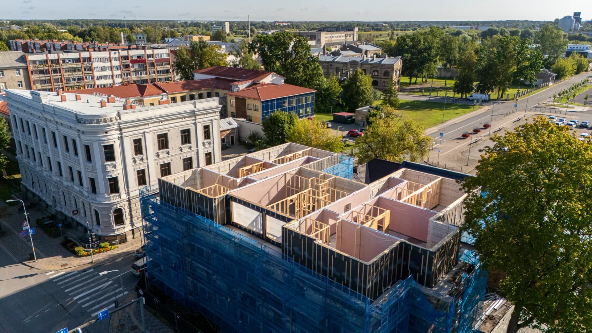 Third-Storey Extension as Part of a Building Renovation image 1